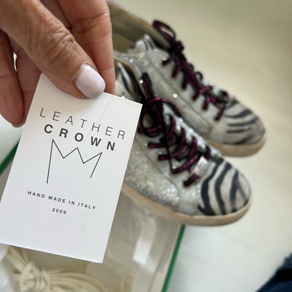 Designer Leather Crown Sneakers in silver glitter, zebra toe on leather. S 39 - Picture 7 of 10